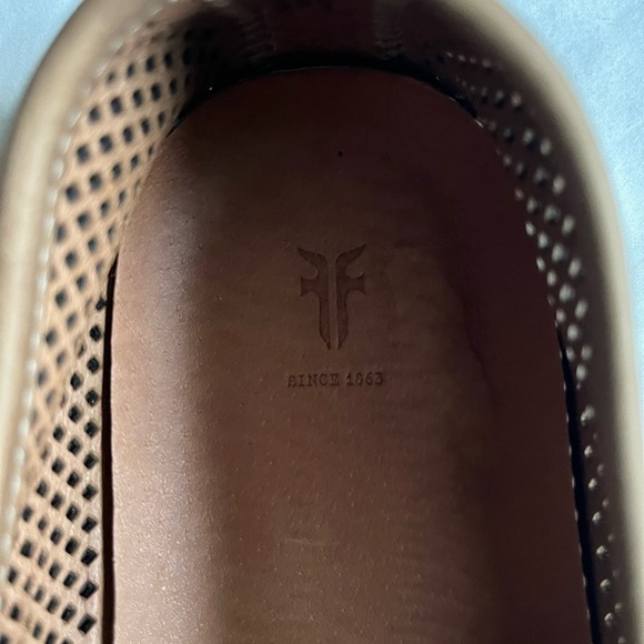 Frye Camille Perforated Slip On Sneaker Carmel Brown Tan Womens Sz 9.5 M EUC - Picture 7 of 12